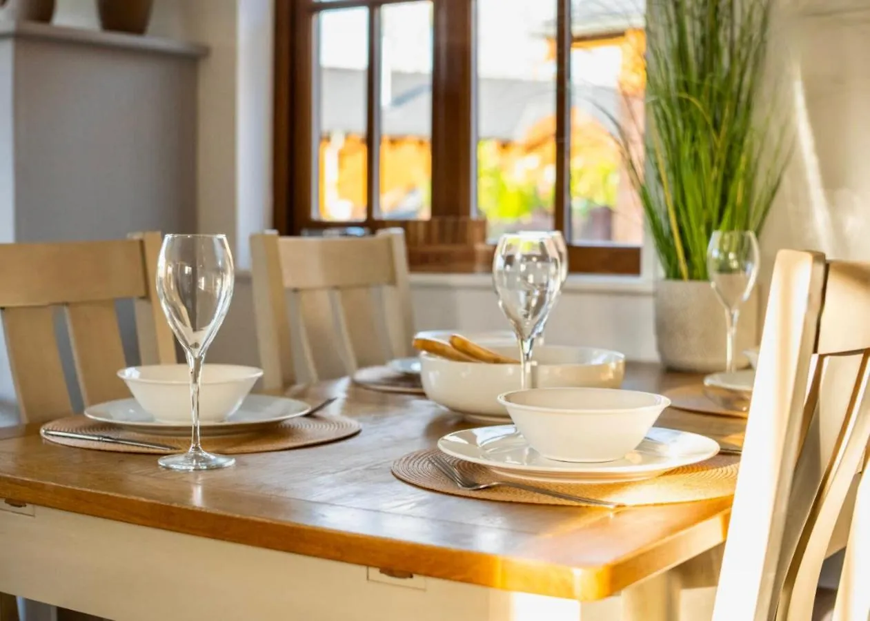 Chestnut Lodge With Hot Tub & Log Burner, Close To The Sea Kingston upon Hull