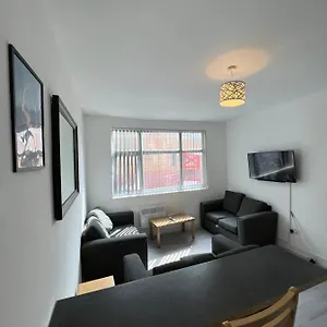 the-bake-apartment-5-bedroom-large-apartment-sleeps-up.hotels-newcastle-upon-tyne.com/