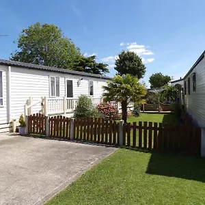Hares Haven Pet Friendly Sleeps 6 Kingston upon Hull